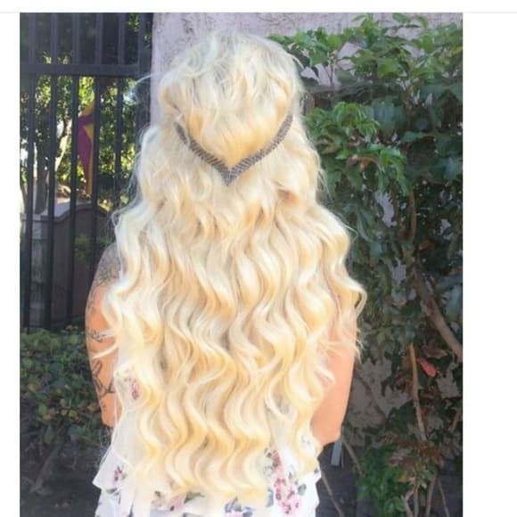 Blonde Wavy Full Head Clip in Extension #613 - Thumbnail 3