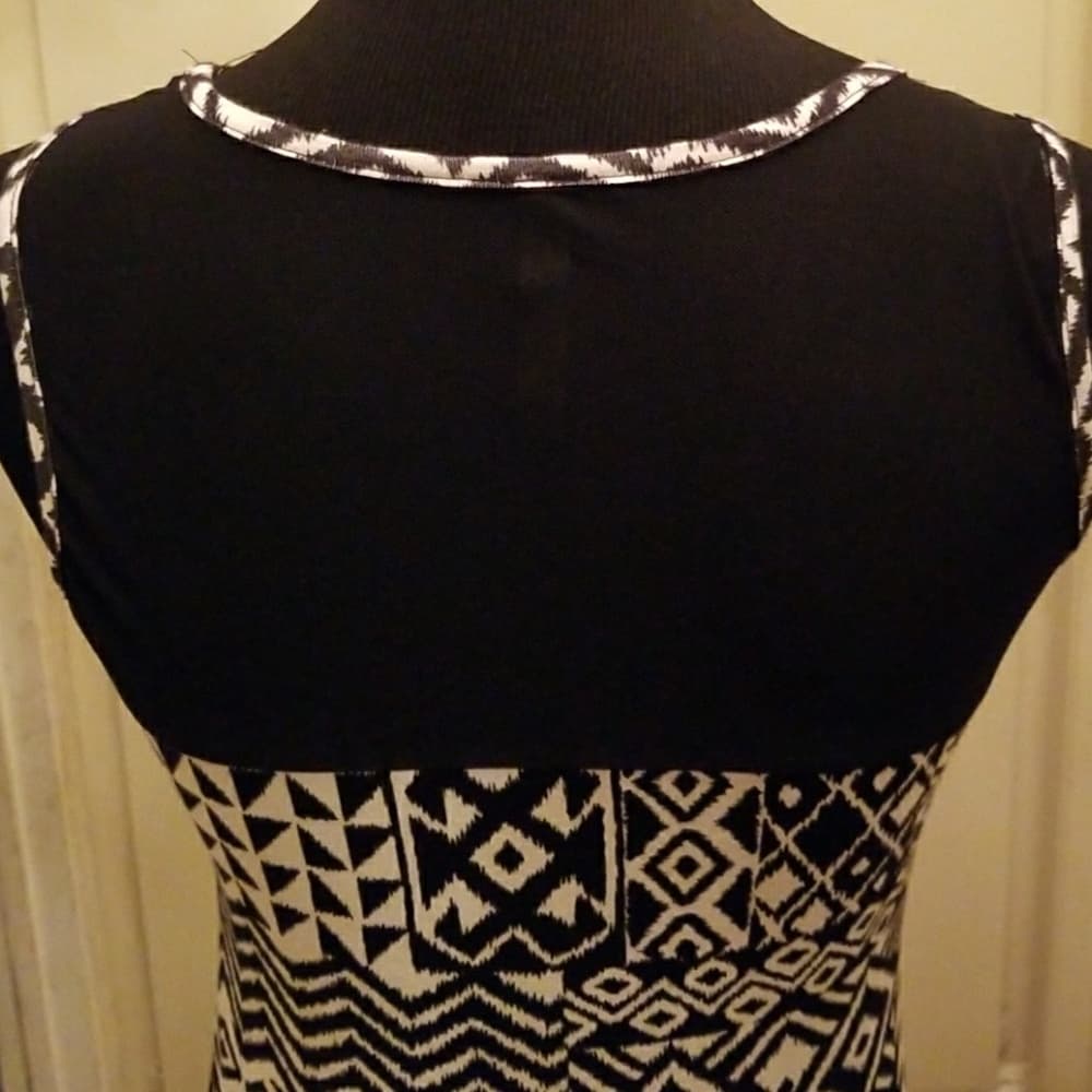 White Black Beauty Dress - Thumbnail 5