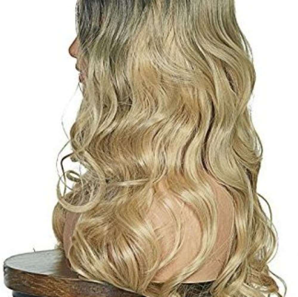 Ombre Blonde Bodywave Wig 26 inches!! - Thumbnail 5