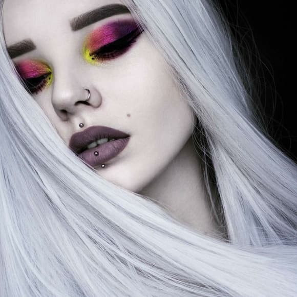 White Grey Beauty Lace Front Wig 22-26 inches!! - Thumbnail 3