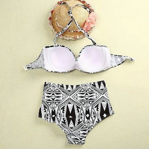 Beautiful Black and White Bikini - Thumbnail 2