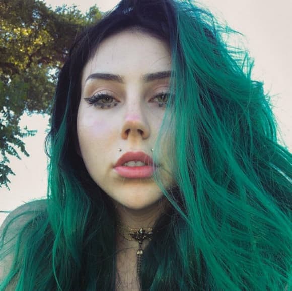 Ombre Black Green LaceFront Wig 22-24inches - Thumbnail 6