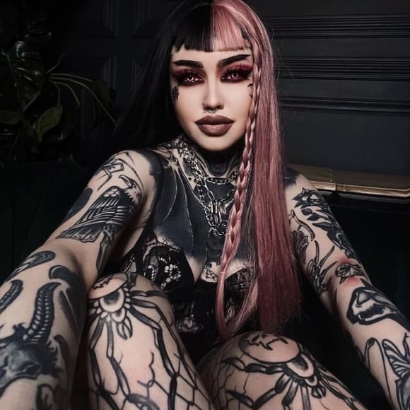 Black Pink Beauty Lace Front Wig - Thumbnail 2