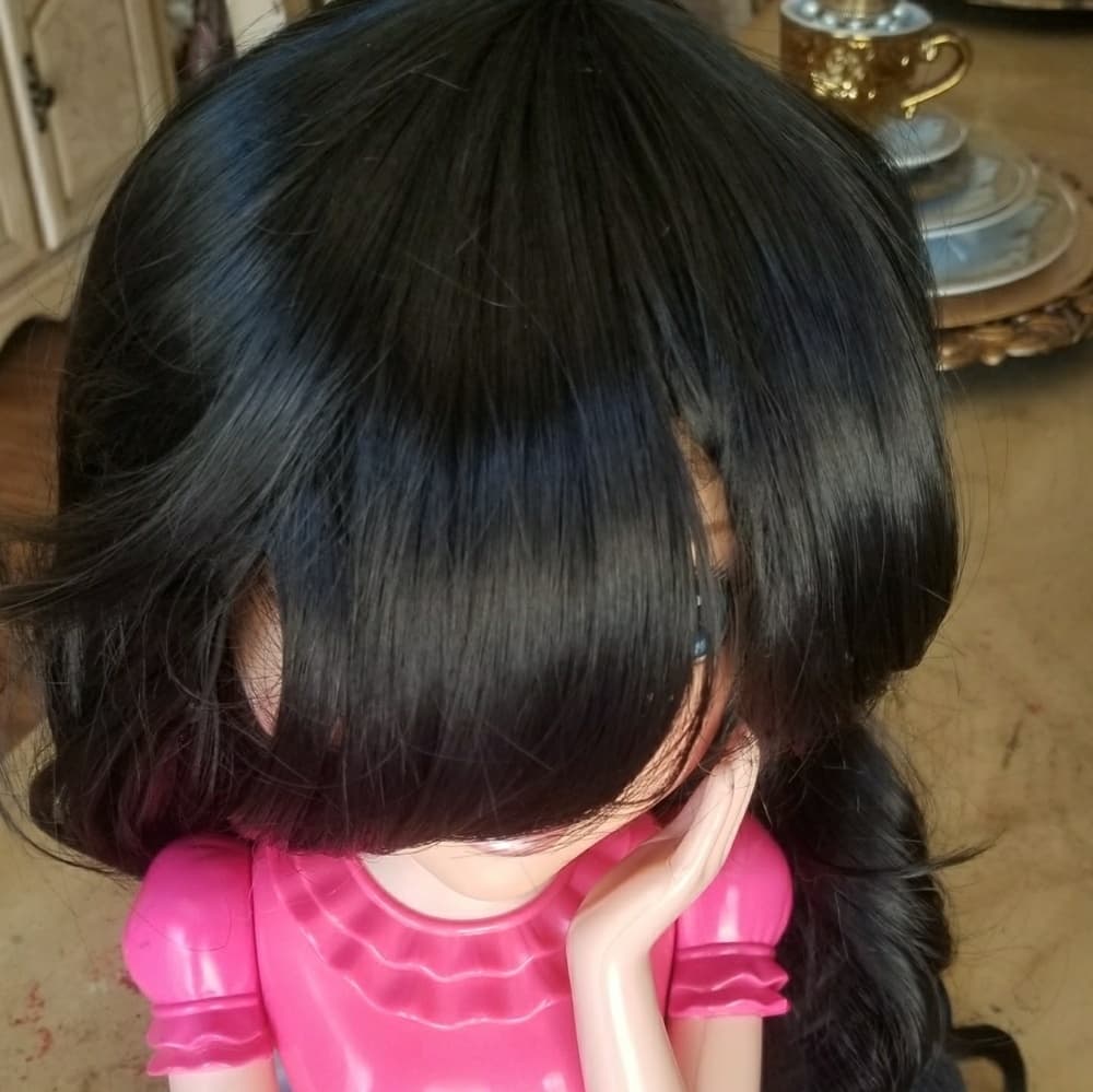 Wavy Beauty Wig 32 inches - Thumbnail 4