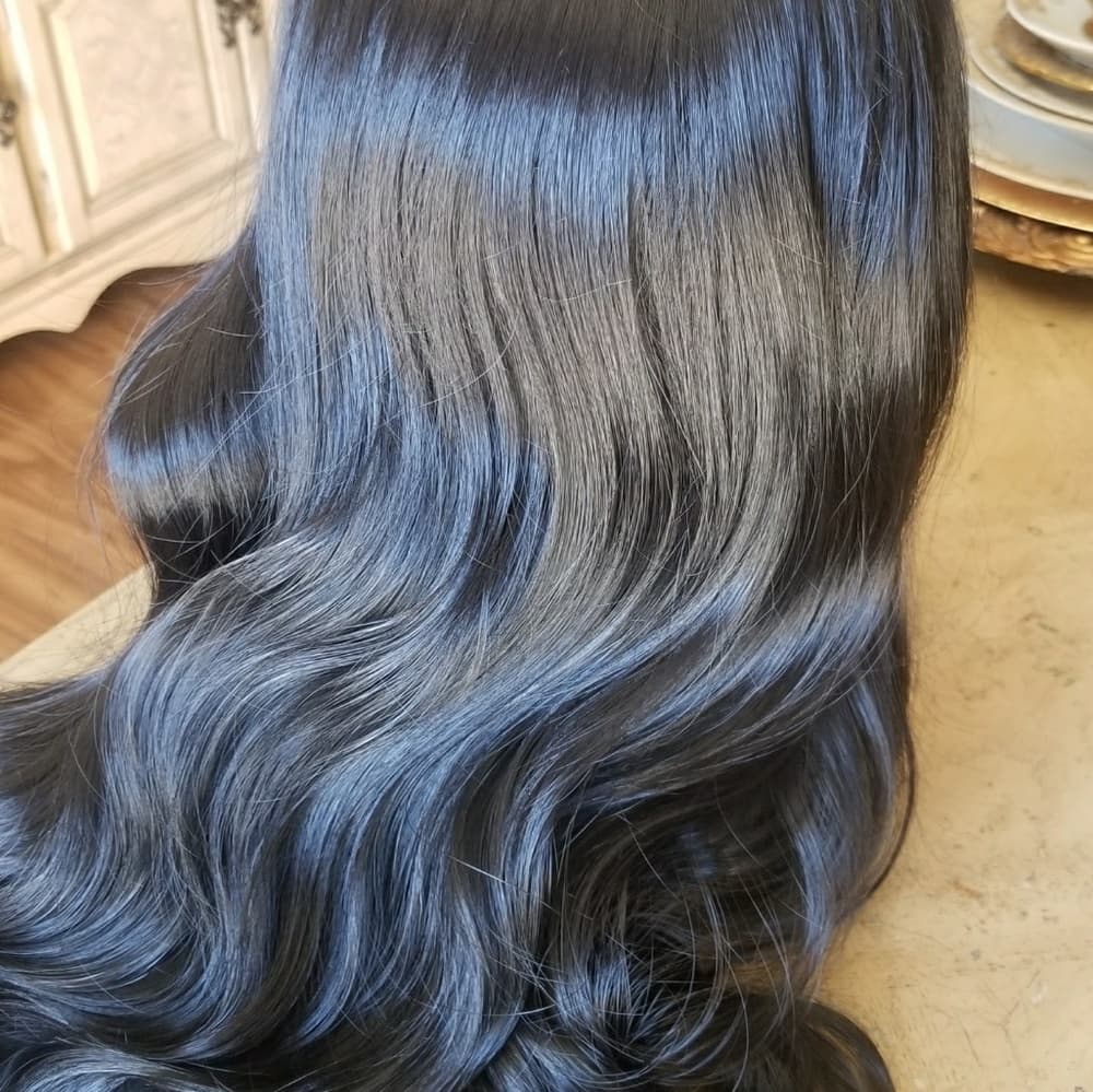 Wavy Beauty Wig 32 inches - Thumbnail 5