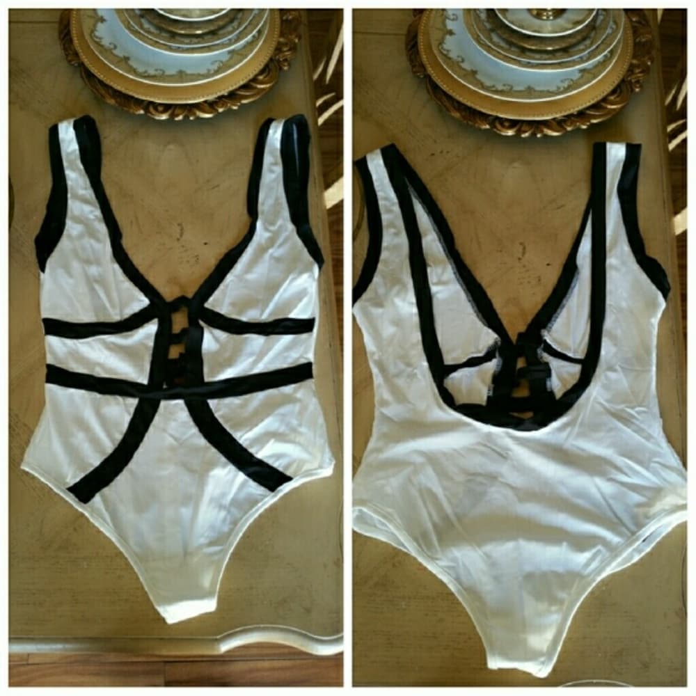 White and Black Bikini One piece Monokini - Thumbnail 2