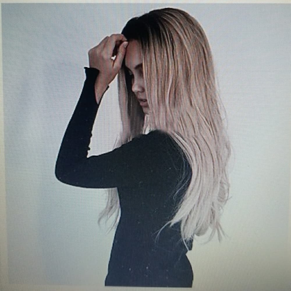 Blonde Wavy Heat Resistant Wig - Thumbnail 4