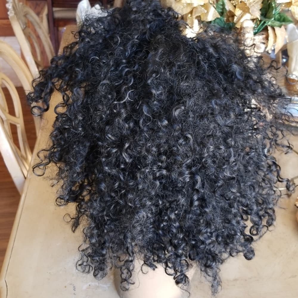 Used Curly Black 3/4 Wig - Thumbnail 4