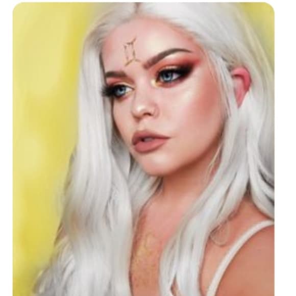 White Beauty Lace Front Wig - Thumbnail 2