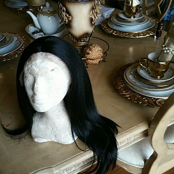 Yakima Lacefront Wig 18-20 inches!! - Thumbnail 3