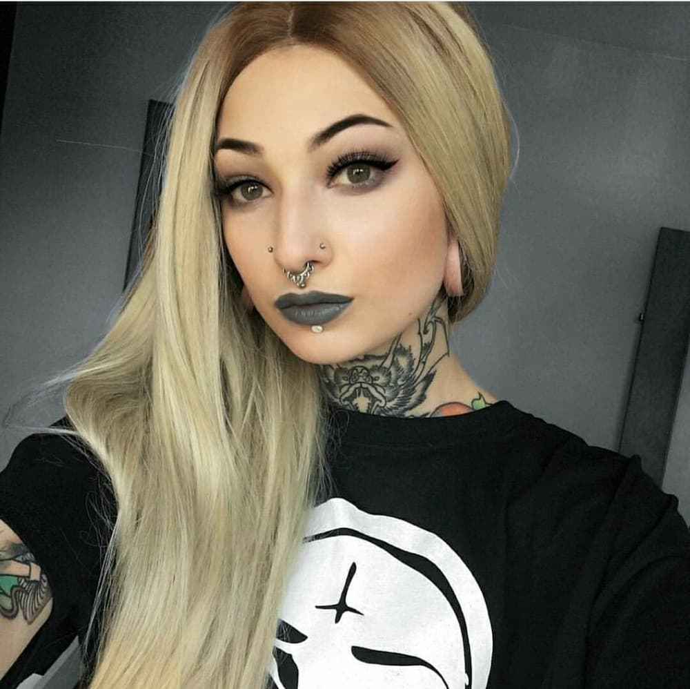 Blonde Ombre LaceFront 22-26 inches!! - Thumbnail 3