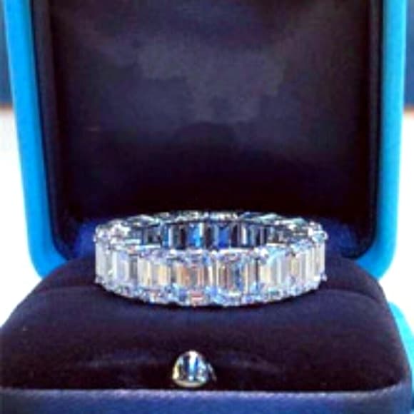 Beautiful Wedding Ring - Thumbnail 3
