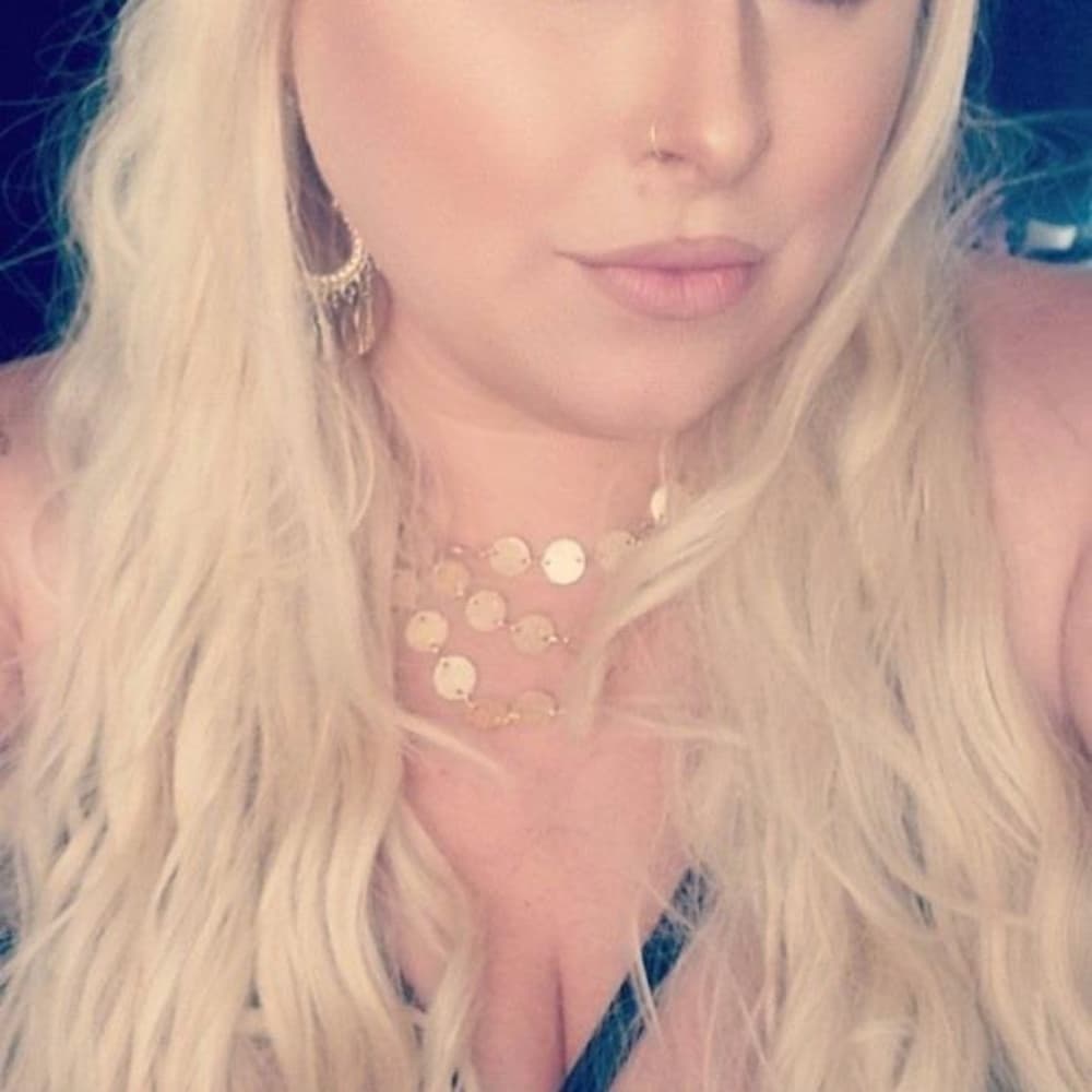 Blonde Beauty Full Wig-not a Lace Front Wig - Thumbnail 5