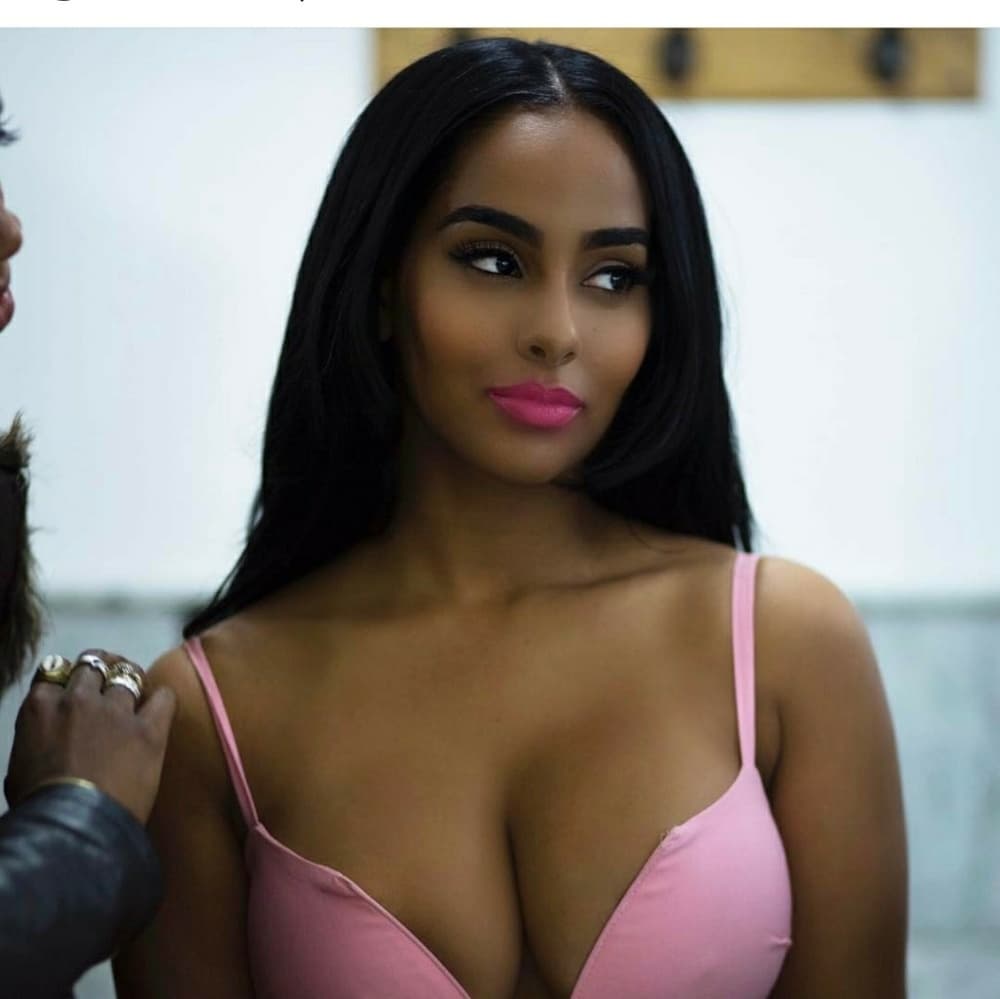 Black Beauty LaceFront Wig Wig 24-26 inches!!
