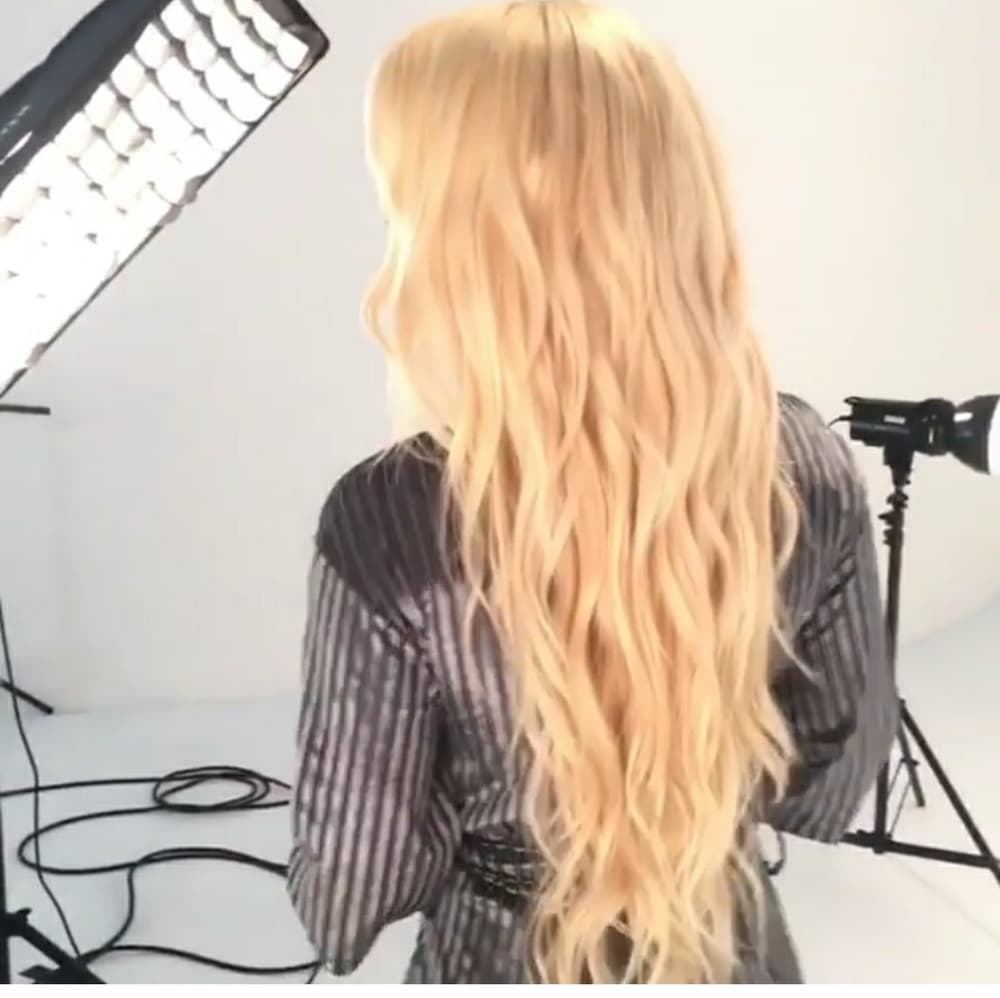 Blonde Beauty LaceFront Wig 24-26 inches!!