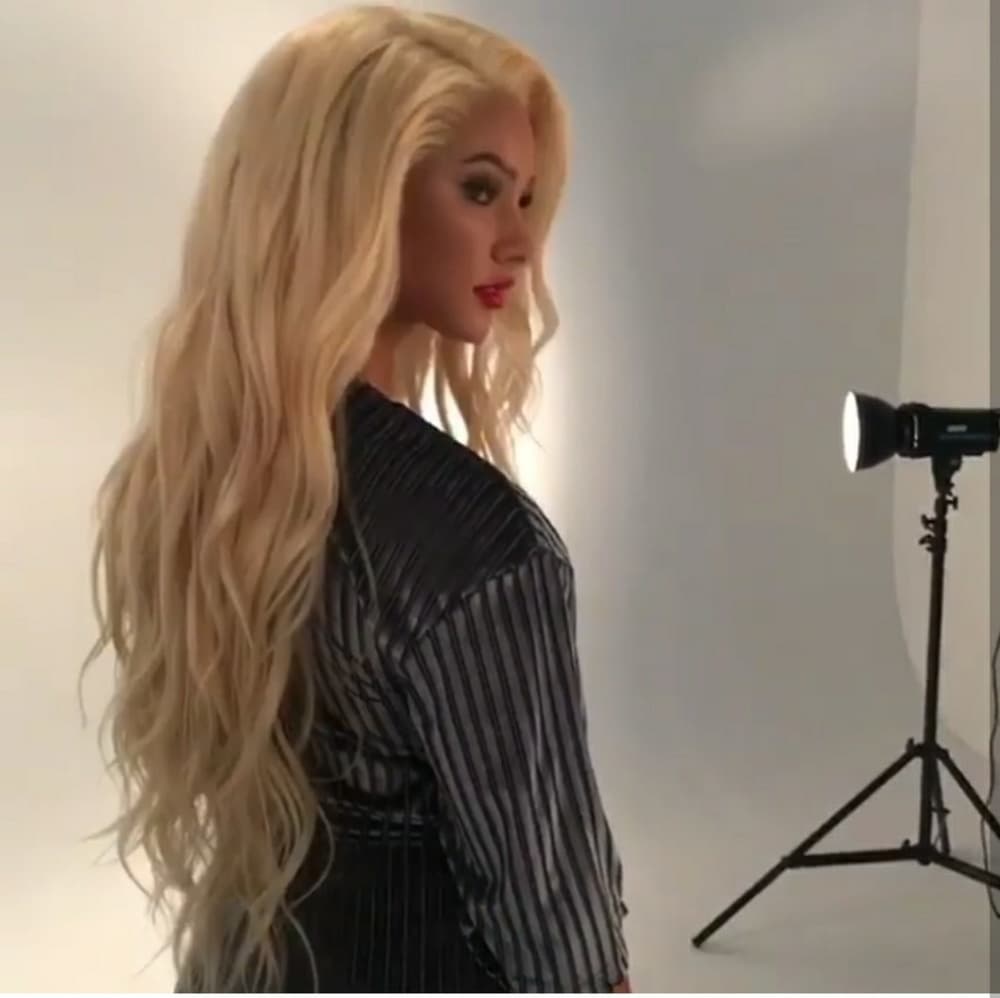 Blonde Beauty LaceFront Wig 24-26 inches!! - Thumbnail 6