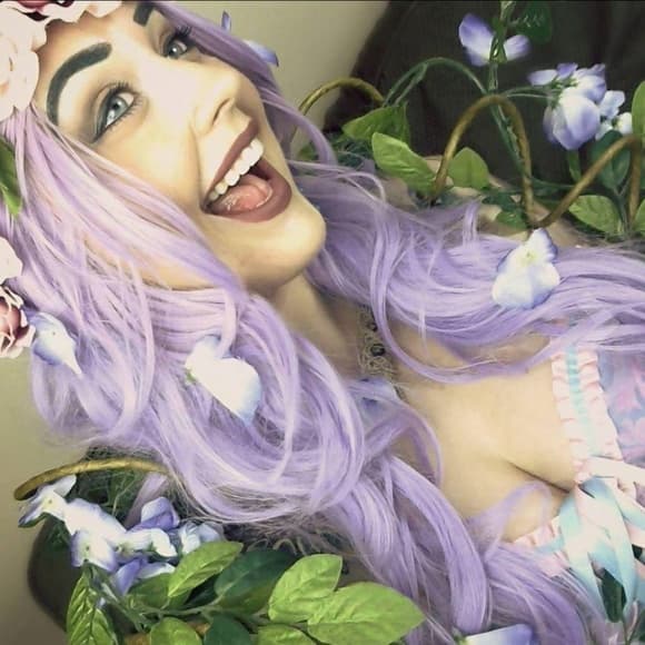 Purple Beauty Wig 30-32 inches!! - Thumbnail 6