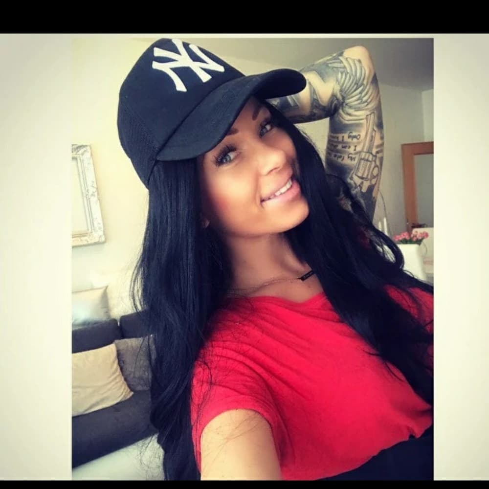 Black Layered Beauty LaceFront Wig - Thumbnail 2