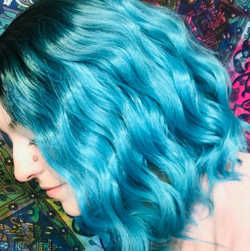 Hombre Turquoise Blue Beauty Full Wig