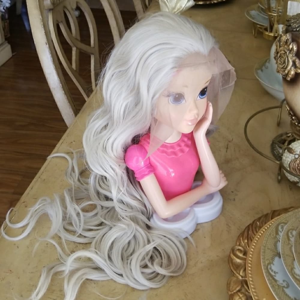 Blonde Beauty Lace Front Wig 24-26 inches - Thumbnail 5