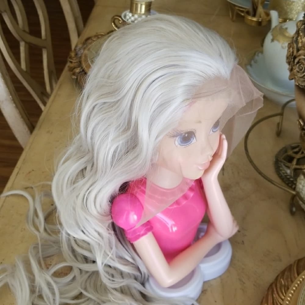 Blonde Beauty Lace Front Wig 24-26 inches - Thumbnail 4