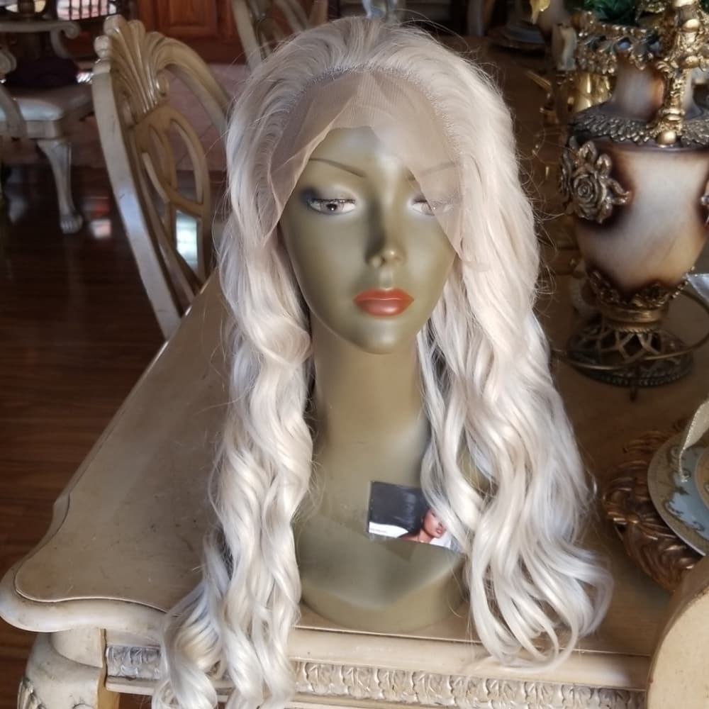 Wavy Pale Blonde Beauty Lace Front Wig - Thumbnail 3