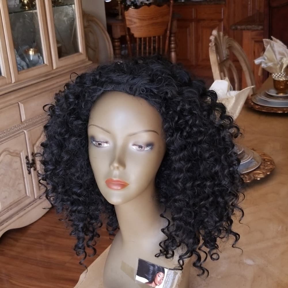 Used 3/4 Curly Beauty Wig Black