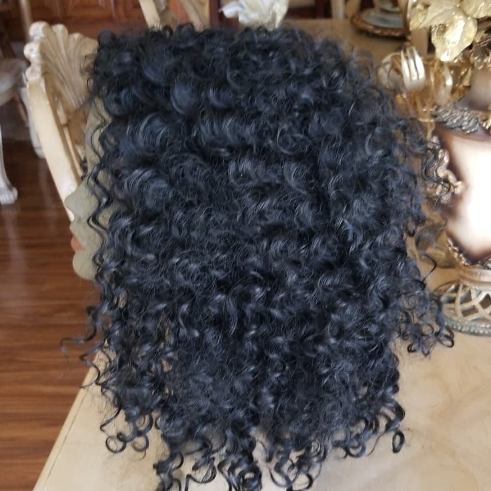 Used 3/4 Curly Beauty Wig Black - Thumbnail 4