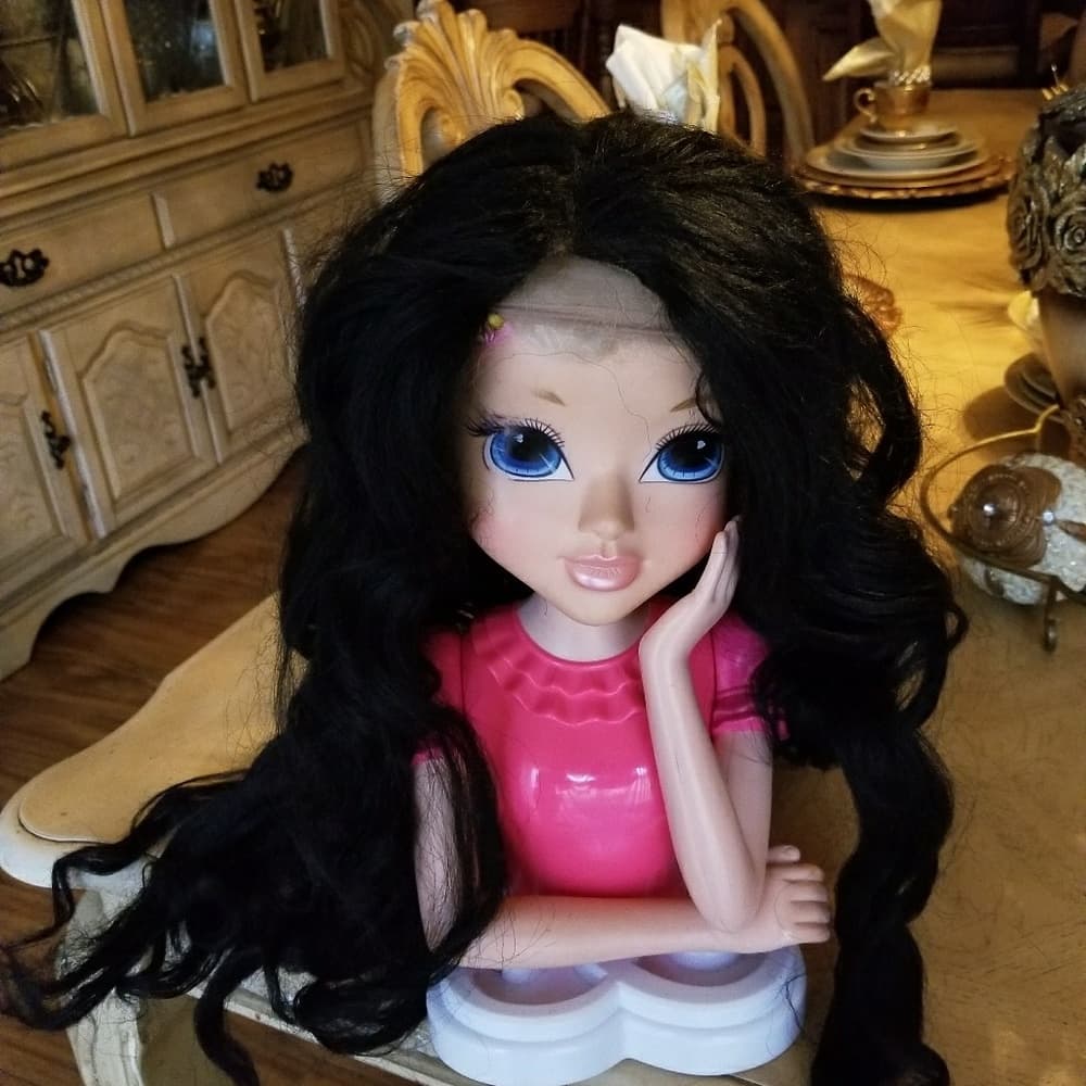 Used Yaki Bodywave Lacefront Wig 18 inches - Thumbnail 2