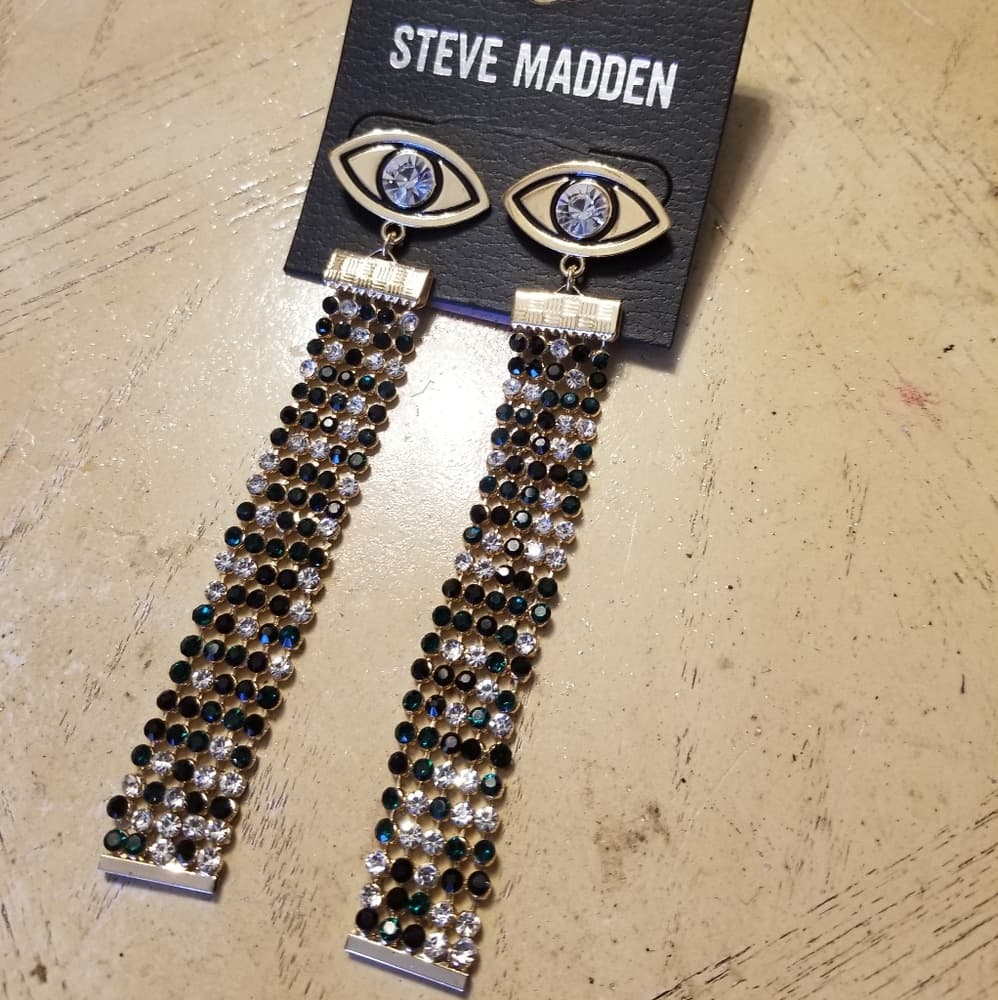 Steve Madden eye earrings - Thumbnail 6