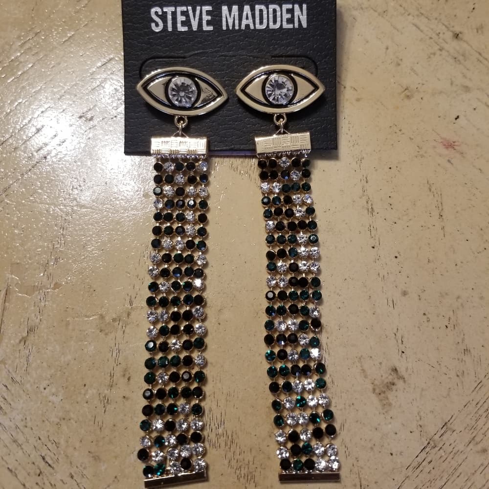 Steve Madden eye earrings