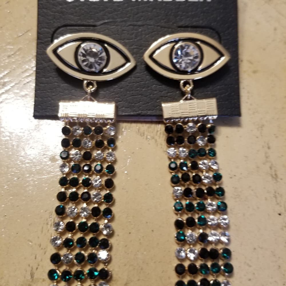 Steve Madden eye earrings - Thumbnail 2