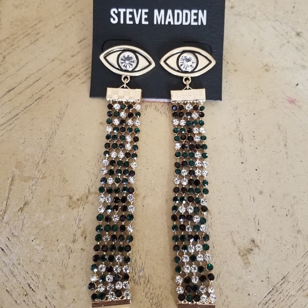 Steve Madden eye earrings - Thumbnail 3