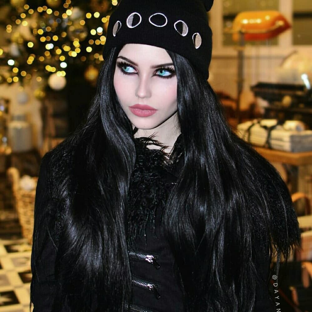 Black Human Hair Blend Lacefront Wig 24-28 inches! - Thumbnail 3