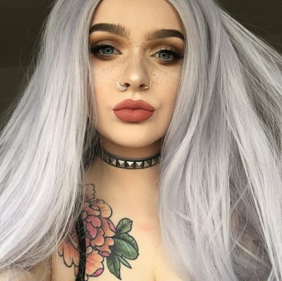 Gray Beauty LaceFront Wig 22-24 inches - Thumbnail 3