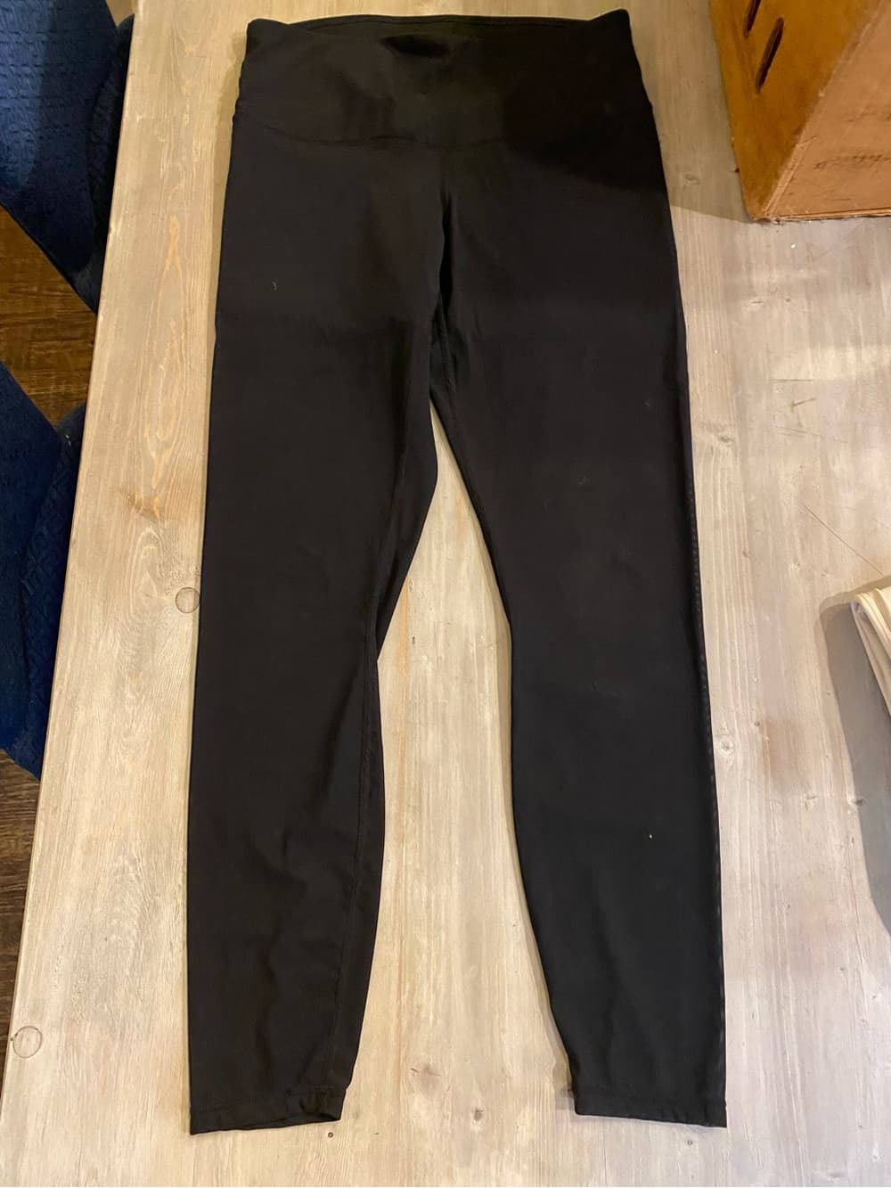 Fabletics Define PowerHold® High-Waisted Legging with sheer legs sz 6 - Thumbnail 3