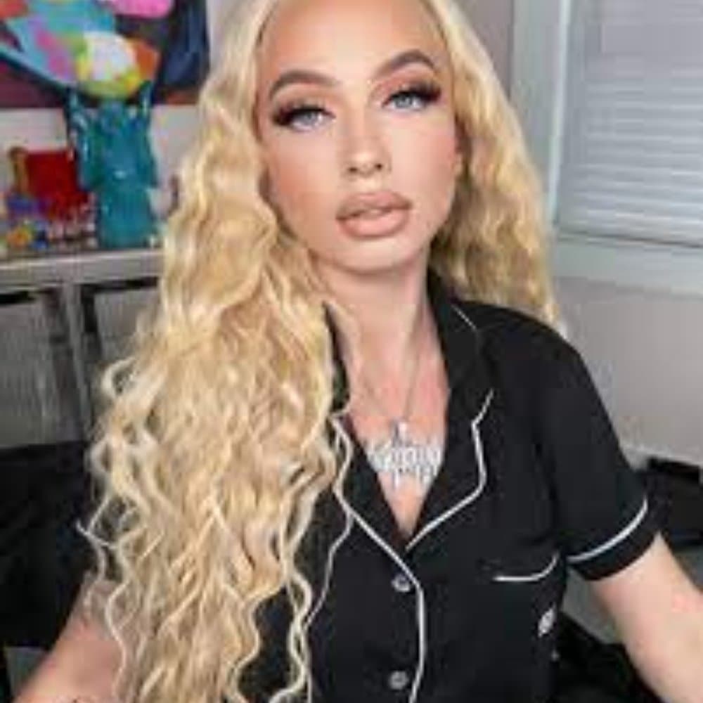 Beautiful Lace Front Wig 22-24 inches!! - Thumbnail 2