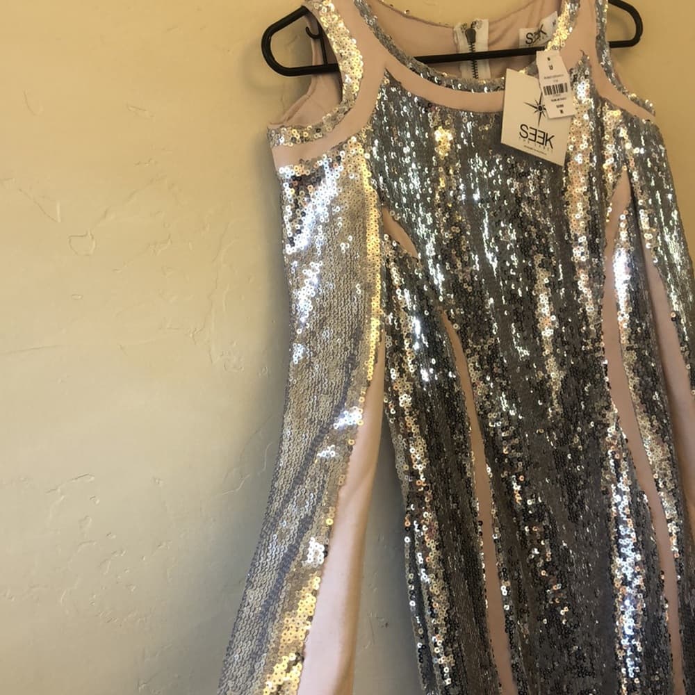 Seek the Label Dress size Medium - NWT Silver Sequin - Thumbnail 8