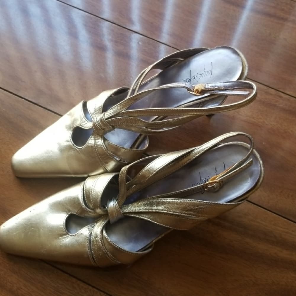 Gold Vintage small heel shoes-Used