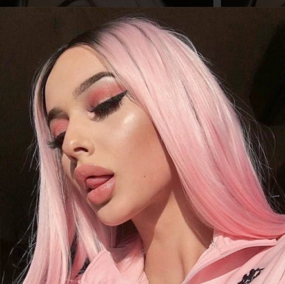 Ombre Pink Beauty LaceFront Wig!! - Thumbnail 4