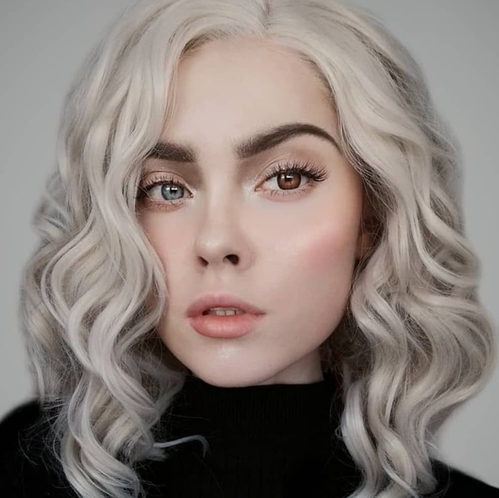 Gray Ash Blonde Beauty Bob Lace Front Wig - Thumbnail 3