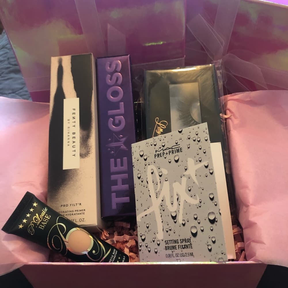 HIGH-END MAKEUP & LUXURY SKINCARE MYSTERY BOX! - Thumbnail 2