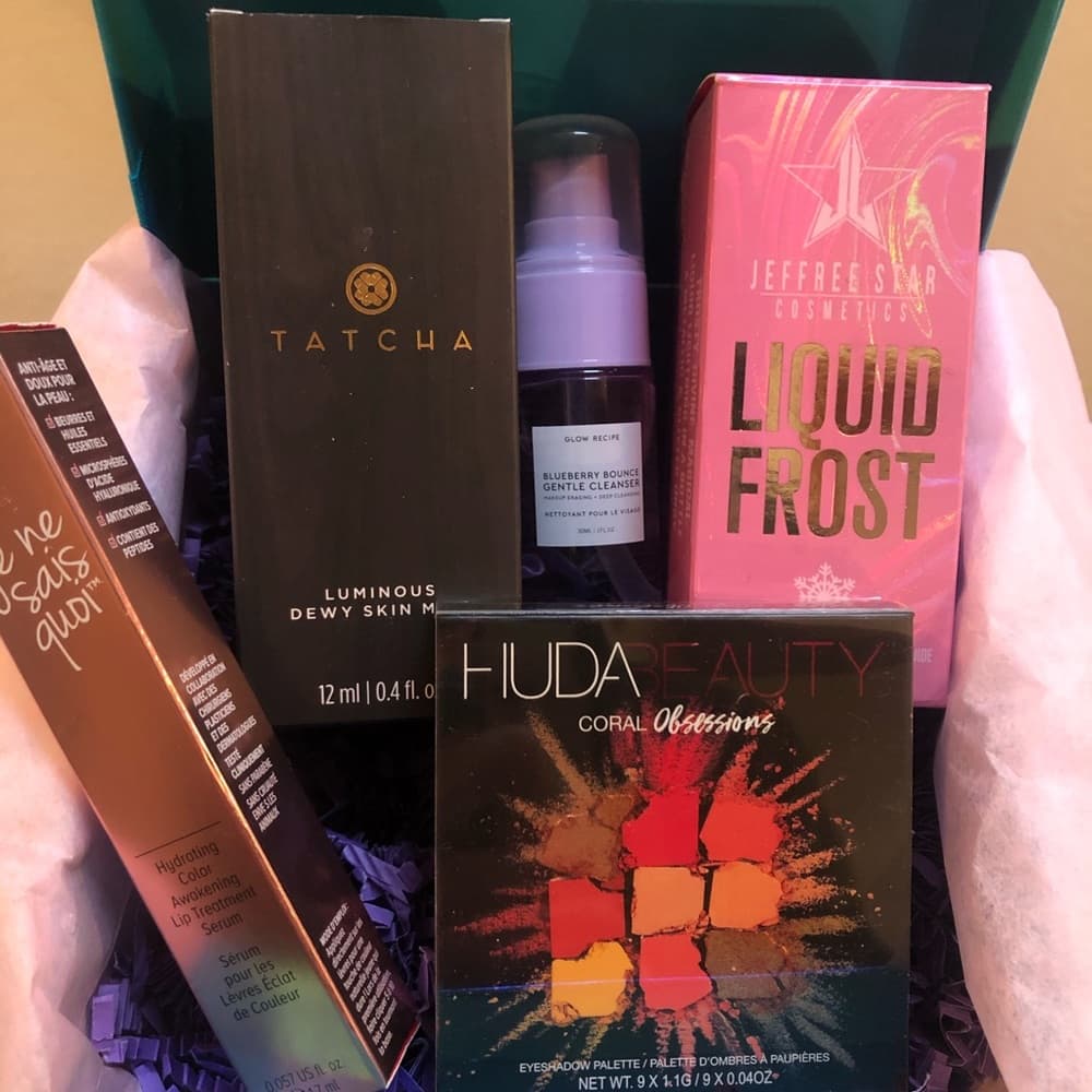 HIGH-END MAKEUP & LUXURY SKINCARE MYSTERY BOX! - Thumbnail 2