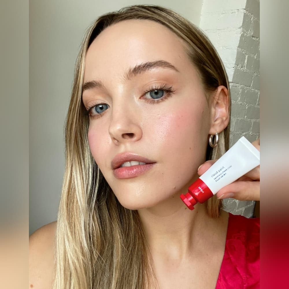Glossier Cloud Paint Seamless Cheek Color In The Shade Spark (Bright Poppy) - Thumbnail 6
