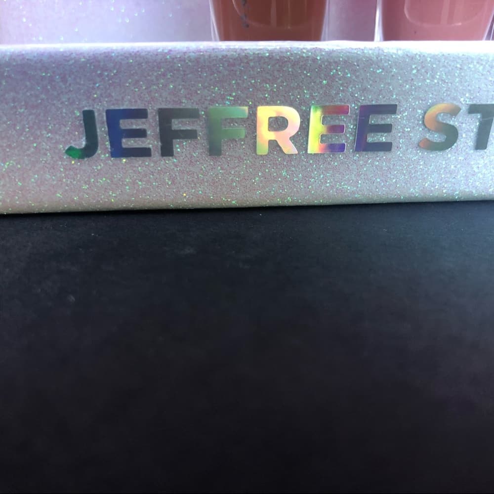 Jeffree Star White Glitter VLL Makeup Display - Thumbnail 9