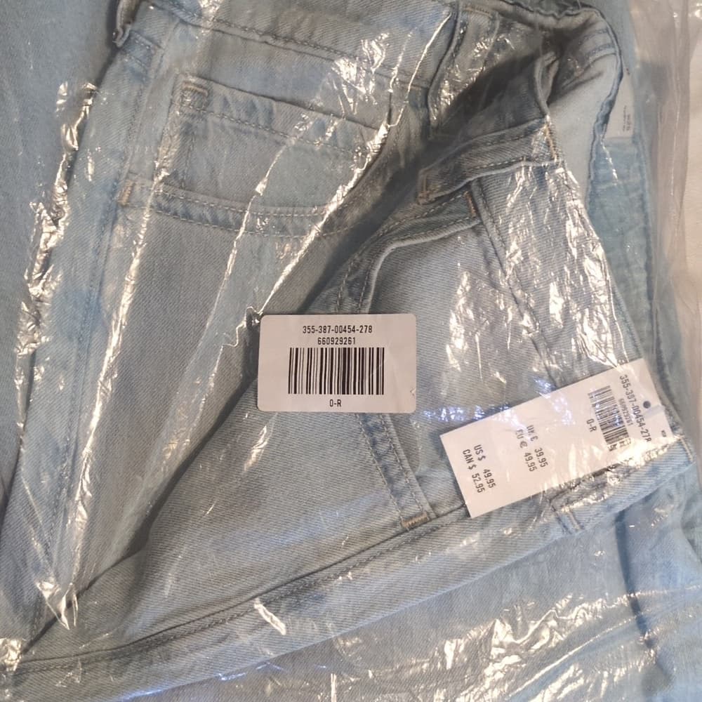 Hollister Light Wash Ultra Low-rise Ultra Baggy Jeans In Woman's Size 0-Regular - Thumbnail 4