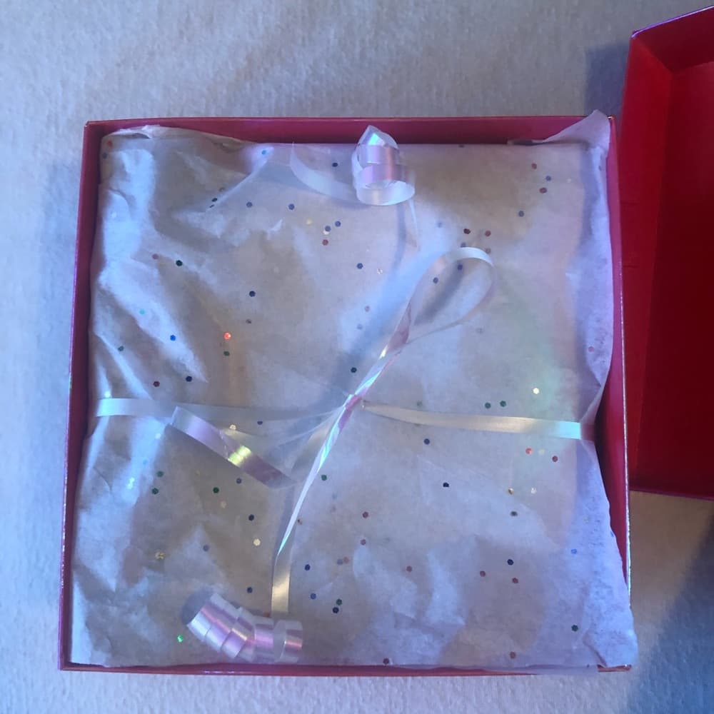 🆕HIGH-END LUXURY MAKEUP *MINI EDITION* MYSTERY BOX! - Thumbnail 2