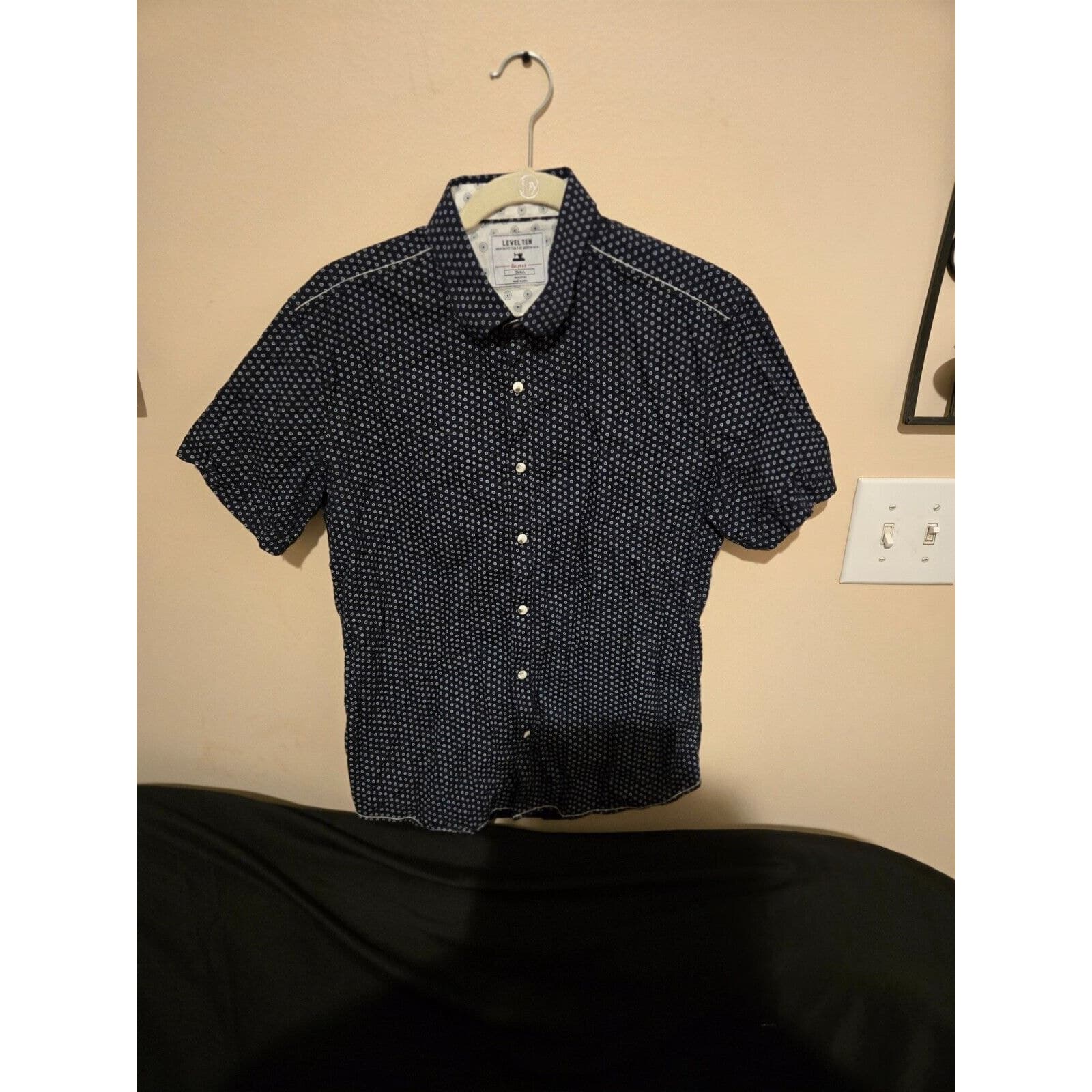 Level Ten button up size Small