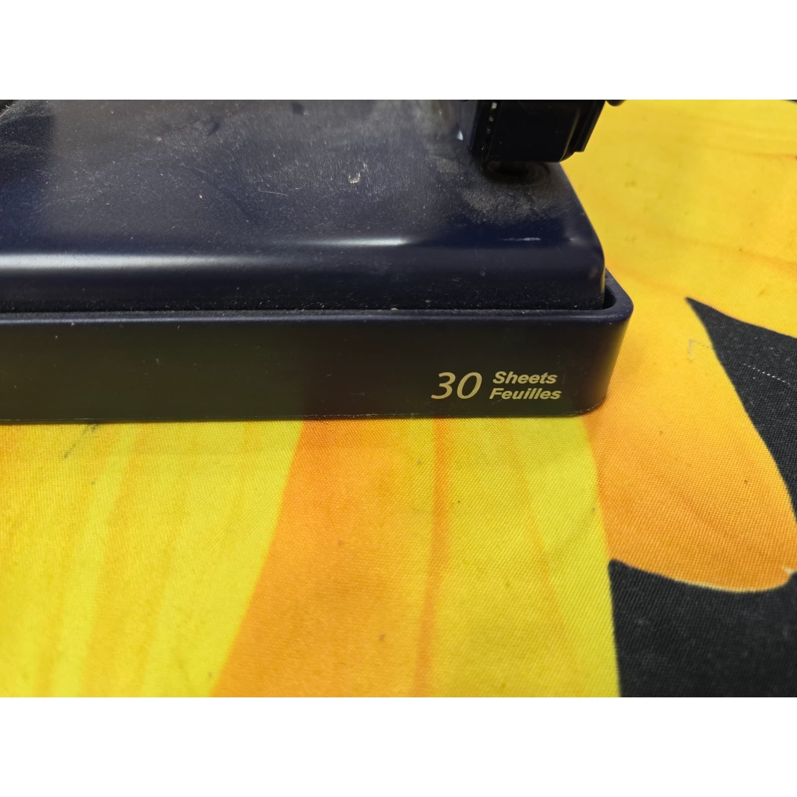 Staples Brand 3-Hole Punch – Durable & Reliable for Everyday Use - Thumbnail 2