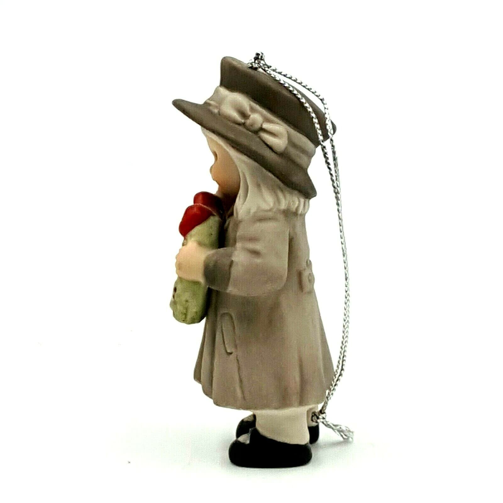 Kim Anderson's Pretty As A Picture Figurine "A New Year, A New Love" Limited - Thumbnail 9